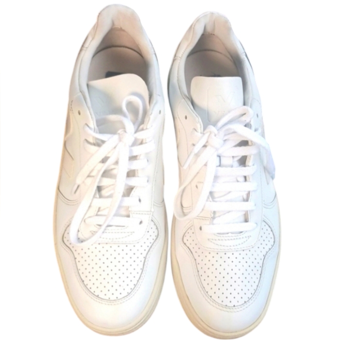 Veja V10 Leather White Sneakers, 8, White.